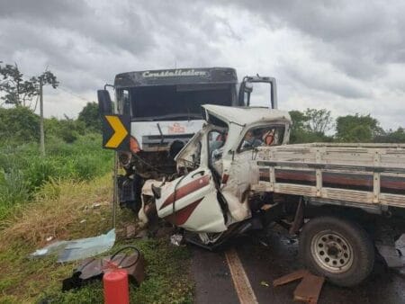 Colisão envolvendo caminhão e caminhonete na BR-163 matou mãe, filho e nora