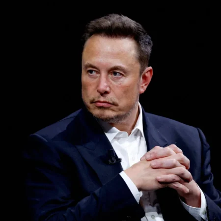 Elon Musk chama agência de ajuda externa dos EUA de “ninho de vermes”