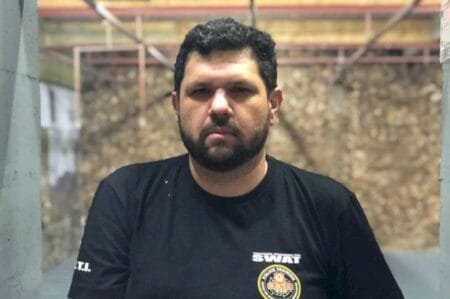 Justiça da Espanha suspende audiência de extradição de bolsonarista Oswaldo Eustáquio
