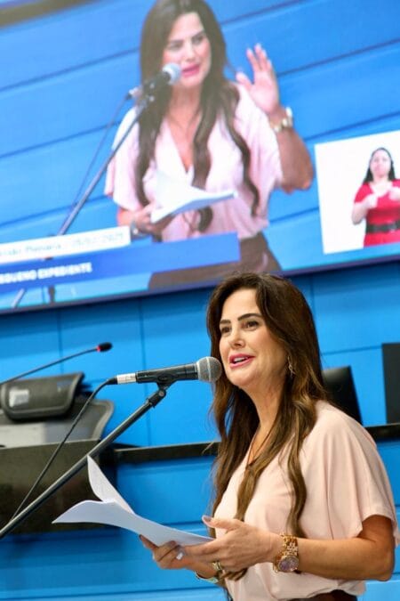 Mara Caseiro solicita implantação de ponto de ônibus na Rua do Selenita em Campo Grande