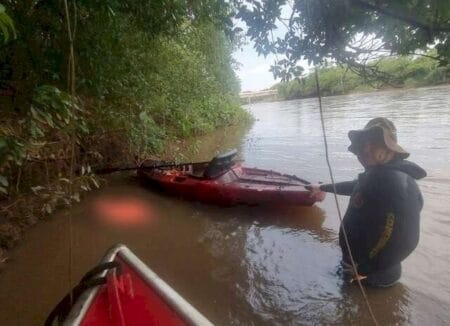 Corpo de mulher ejetado de carro em acidente na BR-163 é encontrado