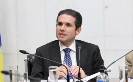 PT reage a tentativa de minimizar o 8 de Janeiro e tem a 1ª rusga com Hugo Motta