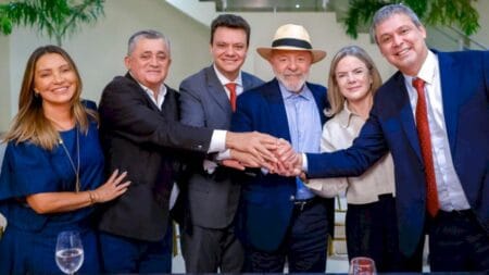 Lula quer que petistas enfrentem mais os bolsonaristas nas redes
