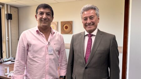 Durante reunião na Alems, Hashioka discute políticas de incentivo ao uso de veículos híbridos