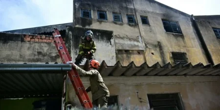 Fábrica de fantasias que pegou fogo no Rio não tinha certificado de segurança dos Bombeiros