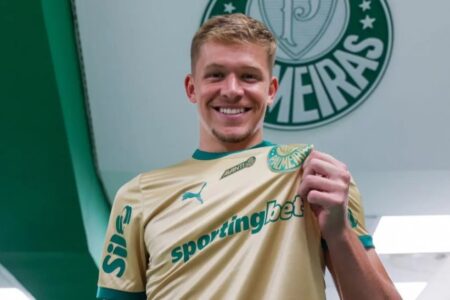 Palmeiras e Atlético-MG oficializam troca entre Bruno Fuchs e Caio Paulista; veja detalhes