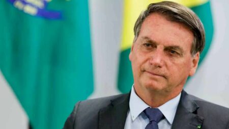 Após denúncia da PGR, defesa de Bolsonaro diz que acusação é precária e incoerente