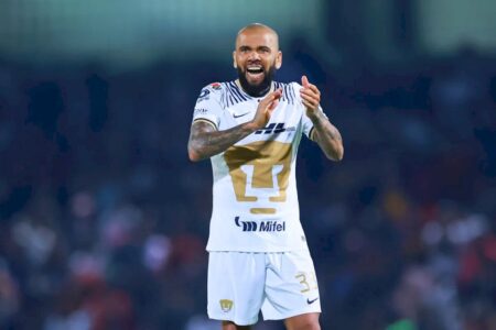 Daniel Alves moverá ao menos três ações contra o Pumas, segundo mídia internacional