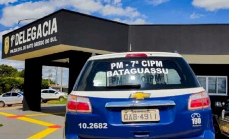 Inquilina ameaça cortar pescoço de locador com foice em Bataguassu