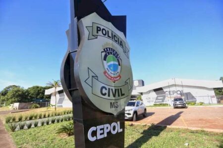 Assaltante armado rouba farmácia, faz cliente de motorista e acaba preso em MS
