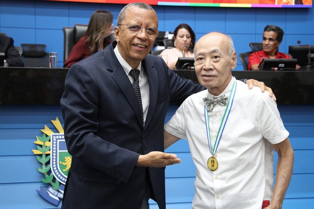 No Dia do Artesão, Hashioka homenageia notório ceramista da comunidade japonesa
