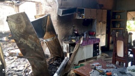 Idoso fica em estado grave após ser agredido e incendiado pelo filho