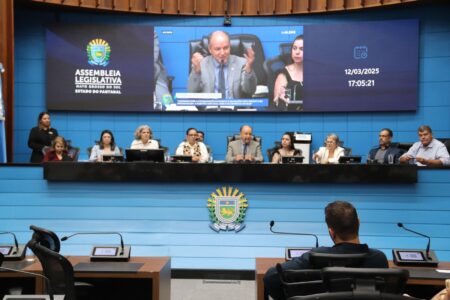 Assembleia Legislativa debate desafios da educação e regulamentação do uso de celulares nas escolas