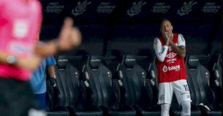 Caixinha diz que Neymar ficou fora do jogo por desconforto e ressalta: ‘Não penso na seleção’