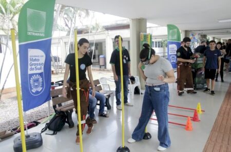 Detran de MS realiza ação educativa com calouros na UFMS em 10 cidades do Estado