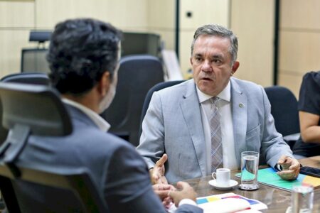 Vander defende fortalecimento da validação de diplomas dentro do Mercosul