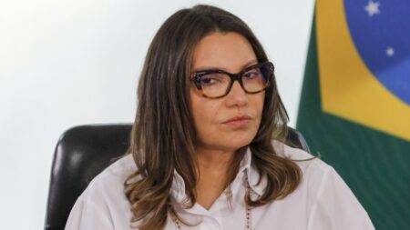 AGU recomenda transparência nos gastos de Janja