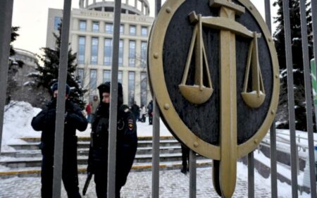 Na Rússia de Putin, até versão do Novo Testamento é proibida