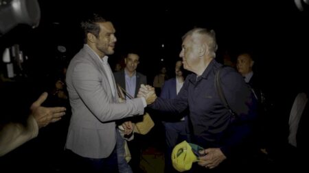 Ancelotti chega ao Brasil e é recebido por novo presidente da CBF