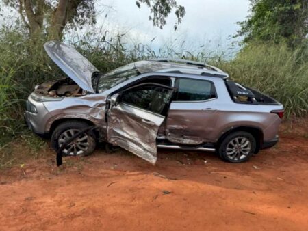 Batida entre carro e caminhonete deixou grávida ferida em Batayporã
