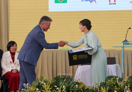Hashioka prestigia vinda da princesa Kako do Japão e entrega título de visitante ilustre