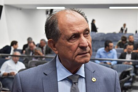 Deputado Zé Teixeira cobra valorização de agentes de saúde