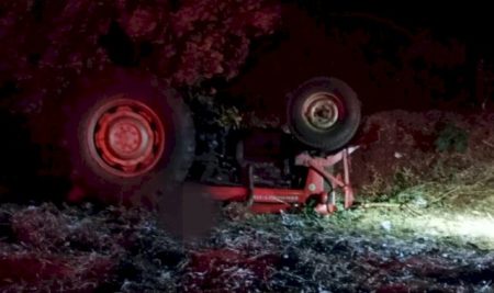 Trator tomba e atropela homem de 75 anos em propriedade rural