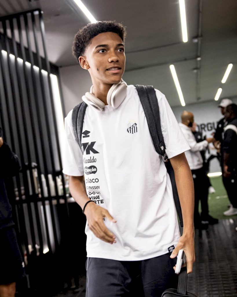 Projeto Robinho Jr: Santos prevê multa R$ 644 milhões em novo contrato e mira evolução para 2026
