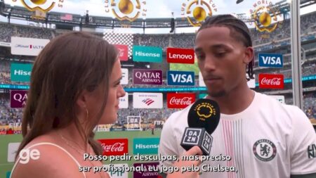 João Pedro explica pedido de desculpa e diz: ‘Chelsea me paga para fazer gols’