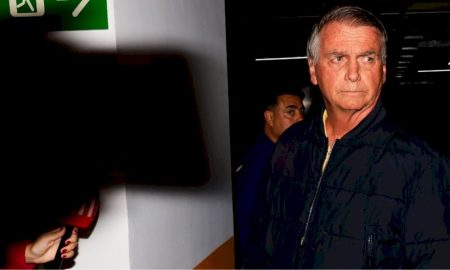 Alexandre de Moraes dá 24 horas para Jair Bolsonaro explicar uso de redes sociais