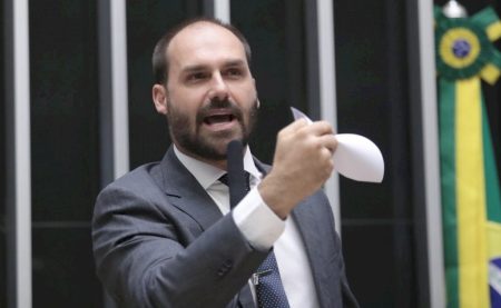 Eduardo usou a conta da esposa para ‘escamotear’ dinheiro, diz a PF