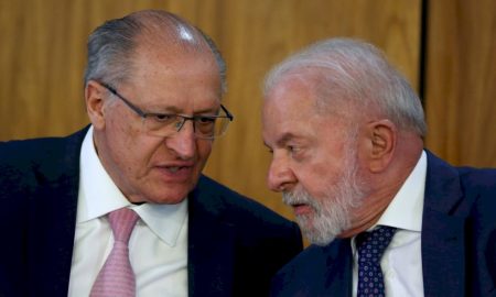 É lamentável que brasileiros continuem trabalhando contra o Brasil, afirma Alckmin
