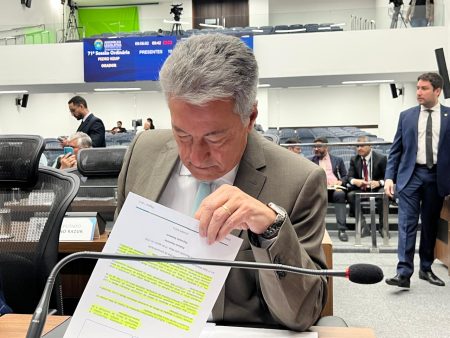 Em homenagem a Luiz Torchetti, Hashioka altera nome da Medalha do Mérito da Juventude