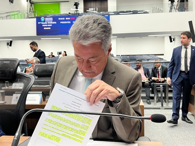 Em homenagem a Luiz Torchetti, Hashioka altera nome da Medalha do Mérito da Juventude