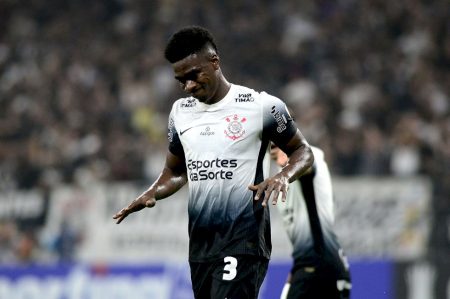Transfer ban: dívida aumenta, e Corinthians pede ajuda à Fifa