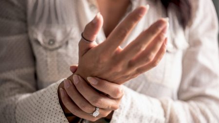Há anos desafiando diagnósticos, fibromialgia é finalmente reconhecida como deficiência no Brasil