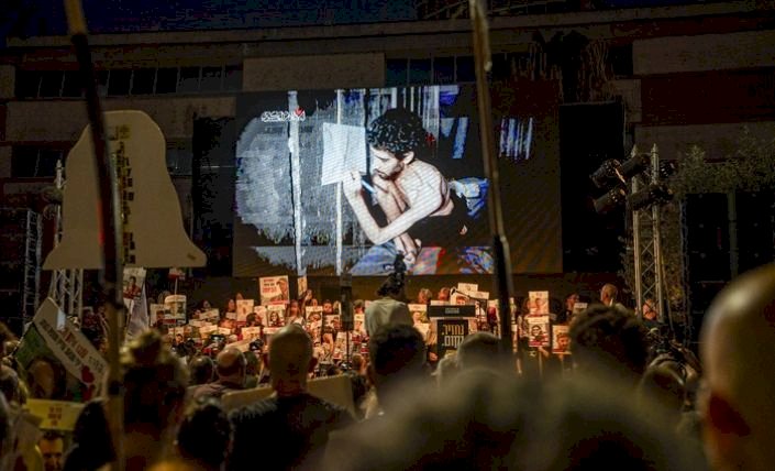 Refém israelense é filmado cavando cova em túnel do Hamas