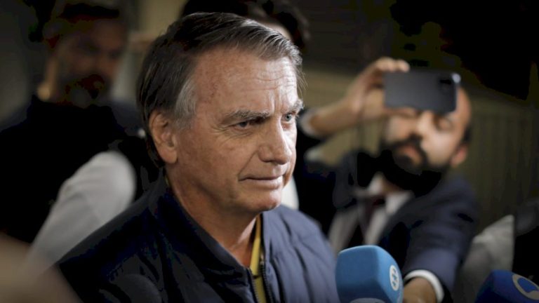 Datafolha: 48% acham que Bolsonaro deveria ser preso; 46% são contra