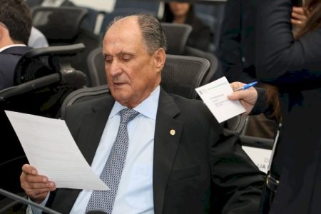 Zé Teixeira solicita apoio do Estado para obras em Dourados e Jaraguari