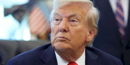Trump diz que EUA atiraram em suposto barco com drogas da Venezuela