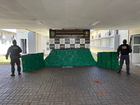 DOF apreende mais de 1,6 tonelada de drogas em caminhonete roubada no Paraná
