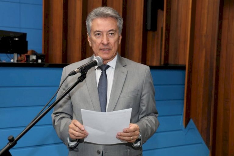 ALEMS realiza solenidade alusiva aos 60 anos da regulamentação da Administração
