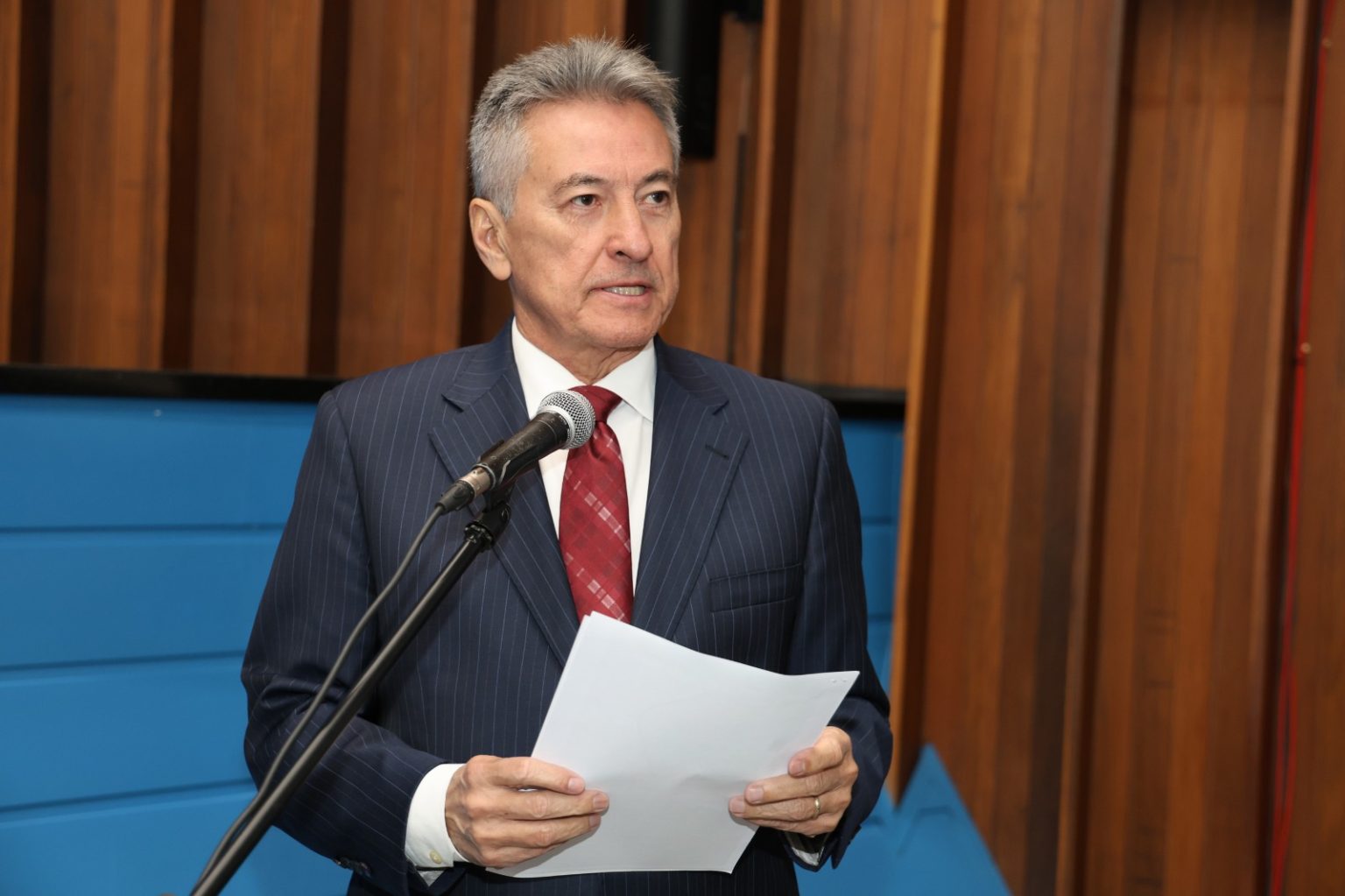 Deputado Roberto Hashioka solicita melhorias para o município de Inocência