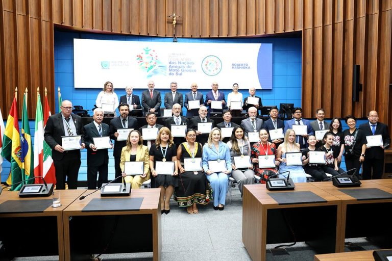 Hashioka celebra as sete nações amigas de MS com entrega de medalha e diploma na Alems