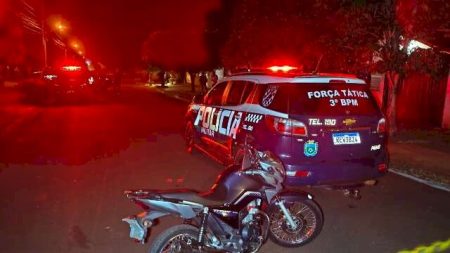 Suspeito de furtar moto morre baleado ao atacar PM com machadinha