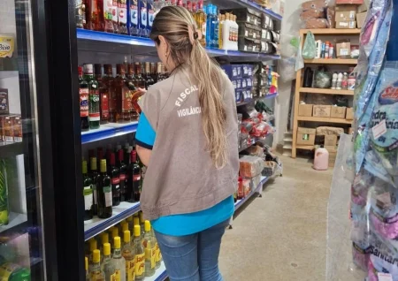 Vigilância Sanitária intensifica fiscalização em comércios de bebidas em Taquarussu.