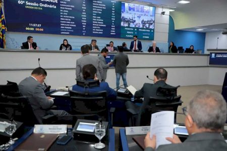 Câmara de Campo Grande derruba veto de prefeita e mantém proibição de atletas trans em competições esportivas