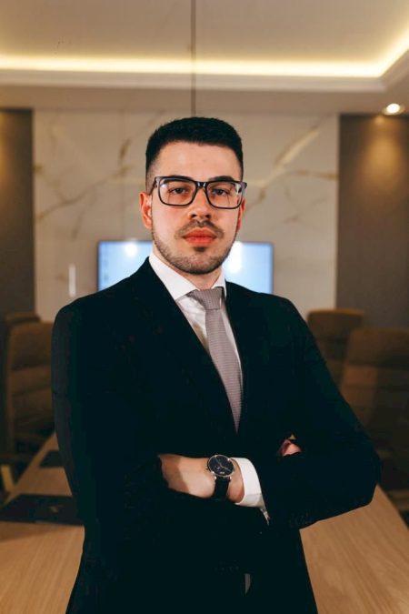 Infidelidade ainda pesa na Justiça: traidor pode perder direito à pensão, mas não à partilha de bens