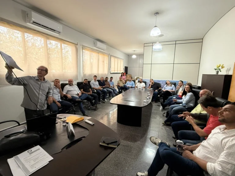 Câmara avança em debate para tornar taxa de lixo mais justa e transparente.