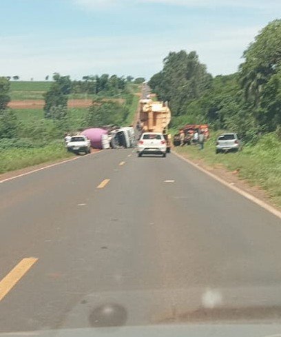 Acidente na saída de Ivinhema para Nova Andradina deixa prejuízos na tarde desta quarta-feira (19)